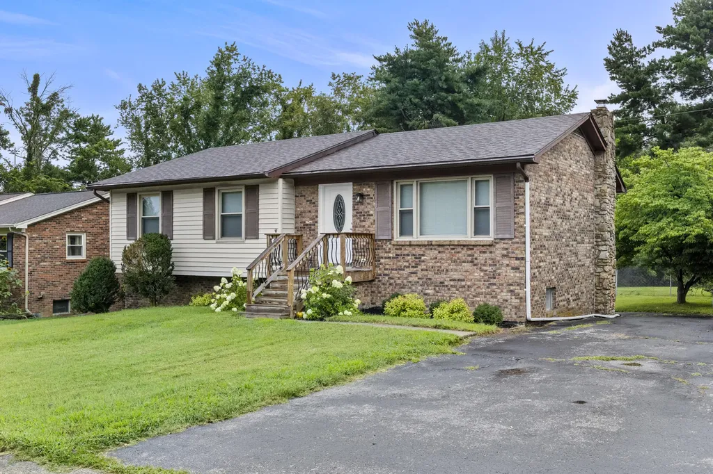 423 Monticello Boulevard Lexington KY 40503