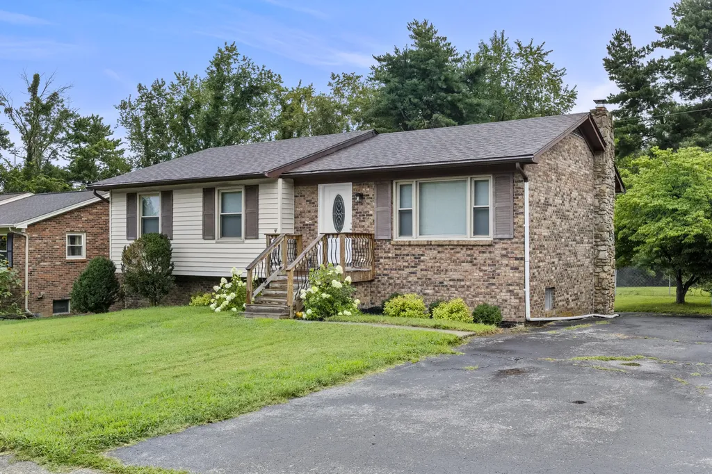 423 Monticello Boulevard Lexington KY 40503