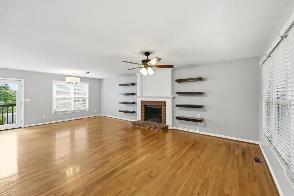 1122 Rockbridge Road Lexington KY 40515