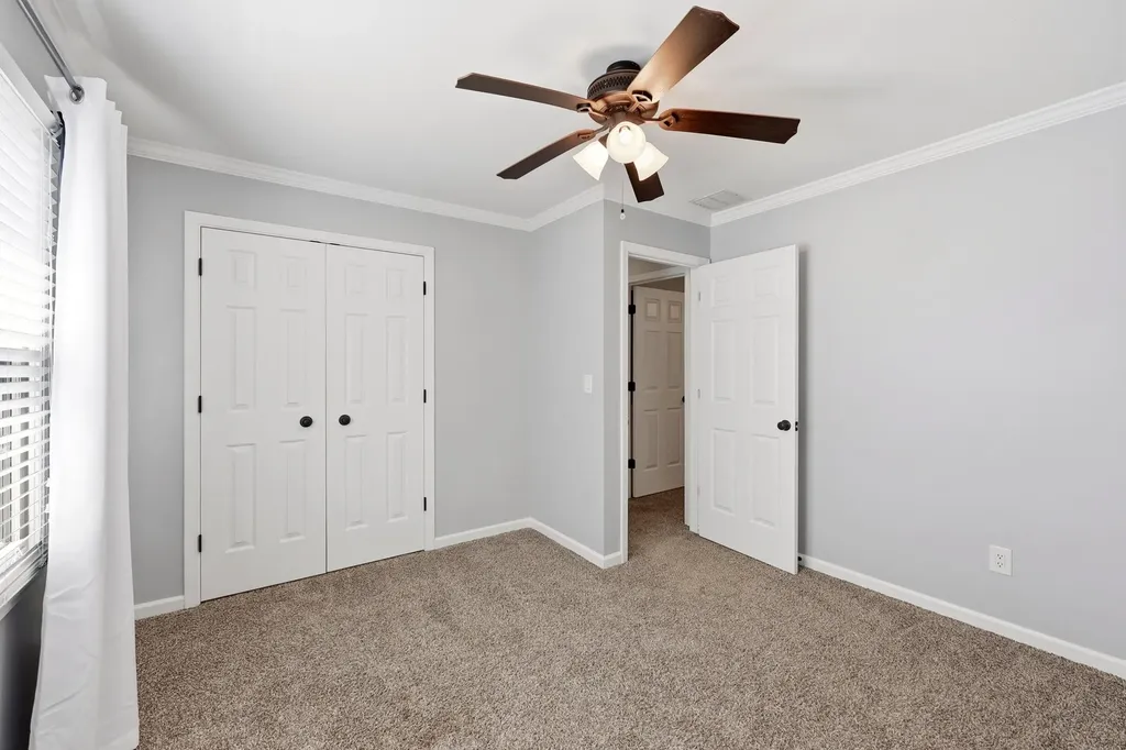 1122 Rockbridge Road Lexington KY 40515
