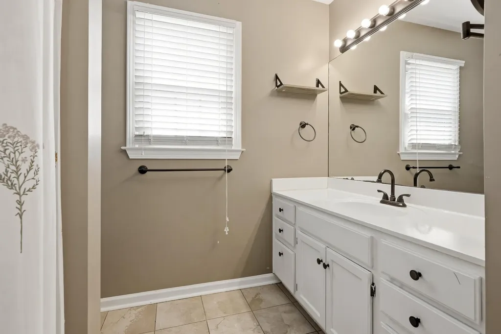1122 Rockbridge Road Lexington KY 40515
