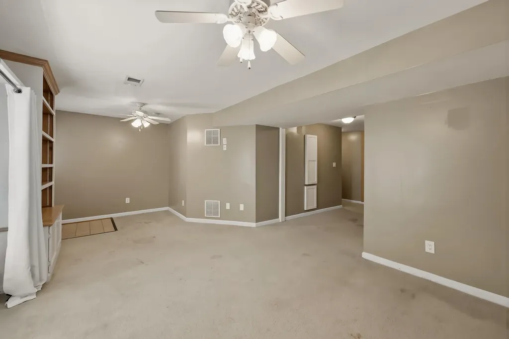 1122 Rockbridge Road Lexington KY 40515