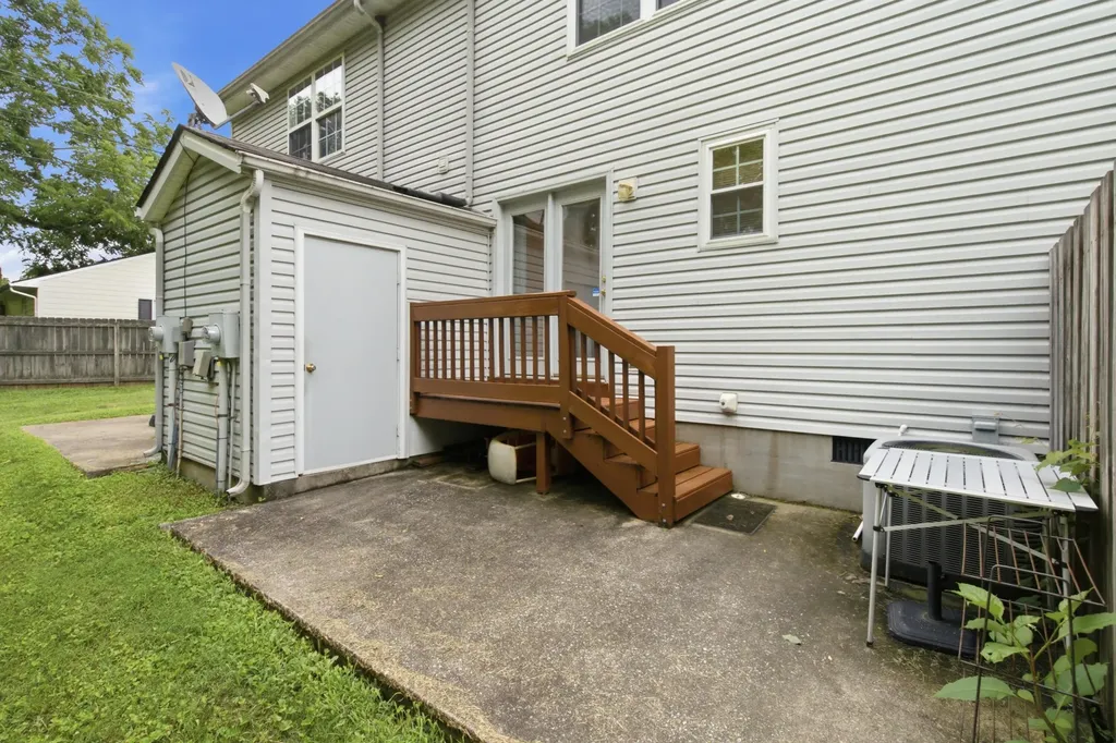 402 Wabarto Way Nicholasville KY 40356