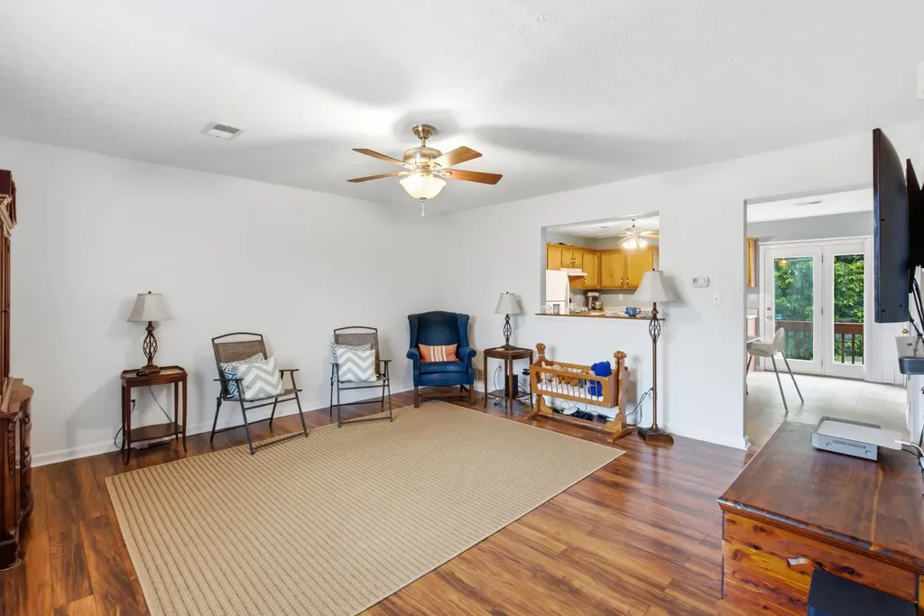 402 Wabarto Way Nicholasville KY 40356