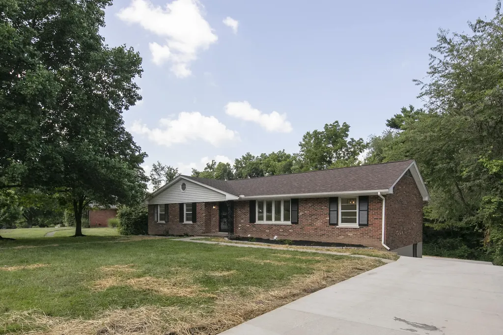 3479 Lansdowne Drive Lexington KY 40517