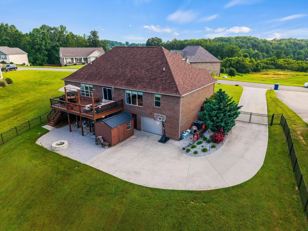 367 Natures Valley Drive Somerset KY 42503