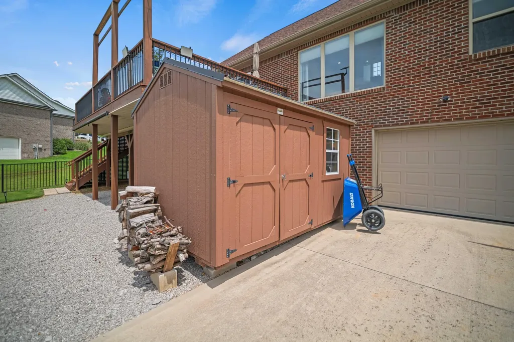 367 Natures Valley Drive Somerset KY 42503