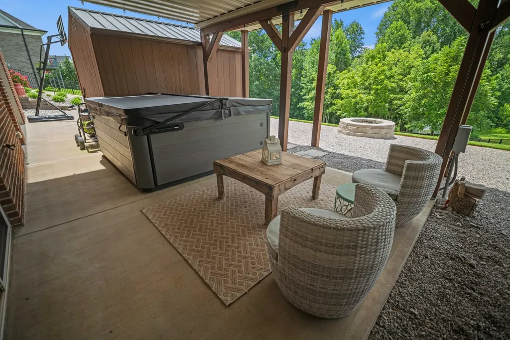 367 Natures Valley Drive Somerset KY 42503