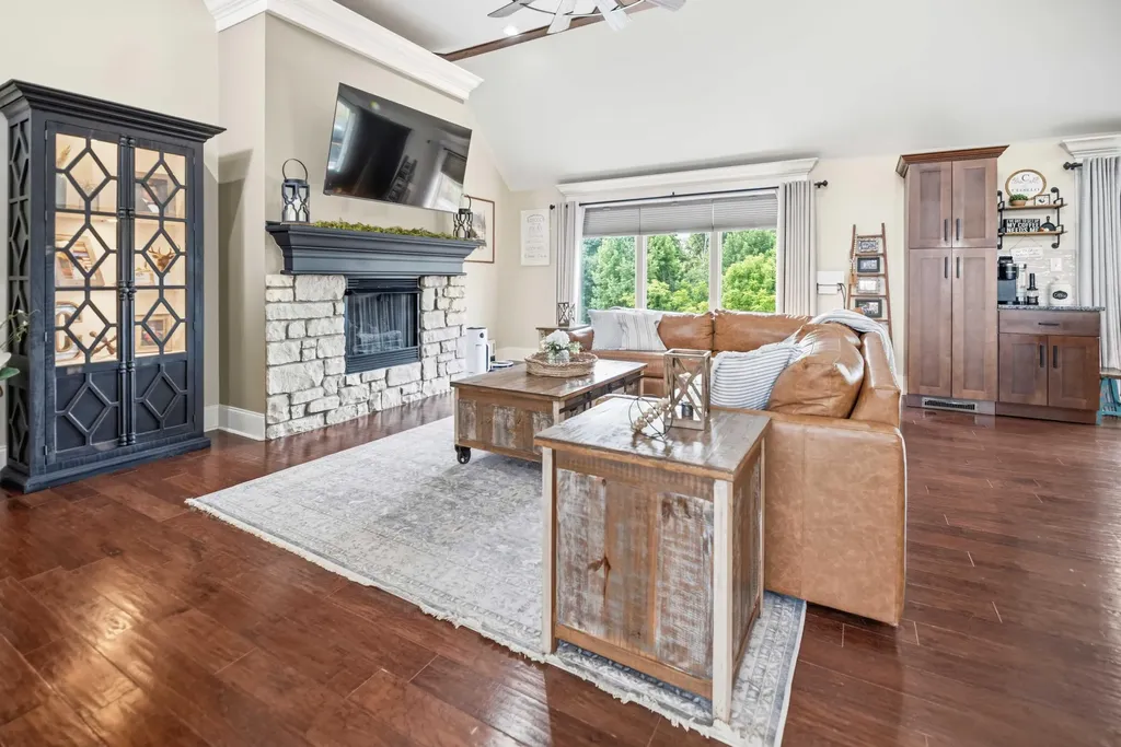 367 Natures Valley Drive Somerset KY 42503