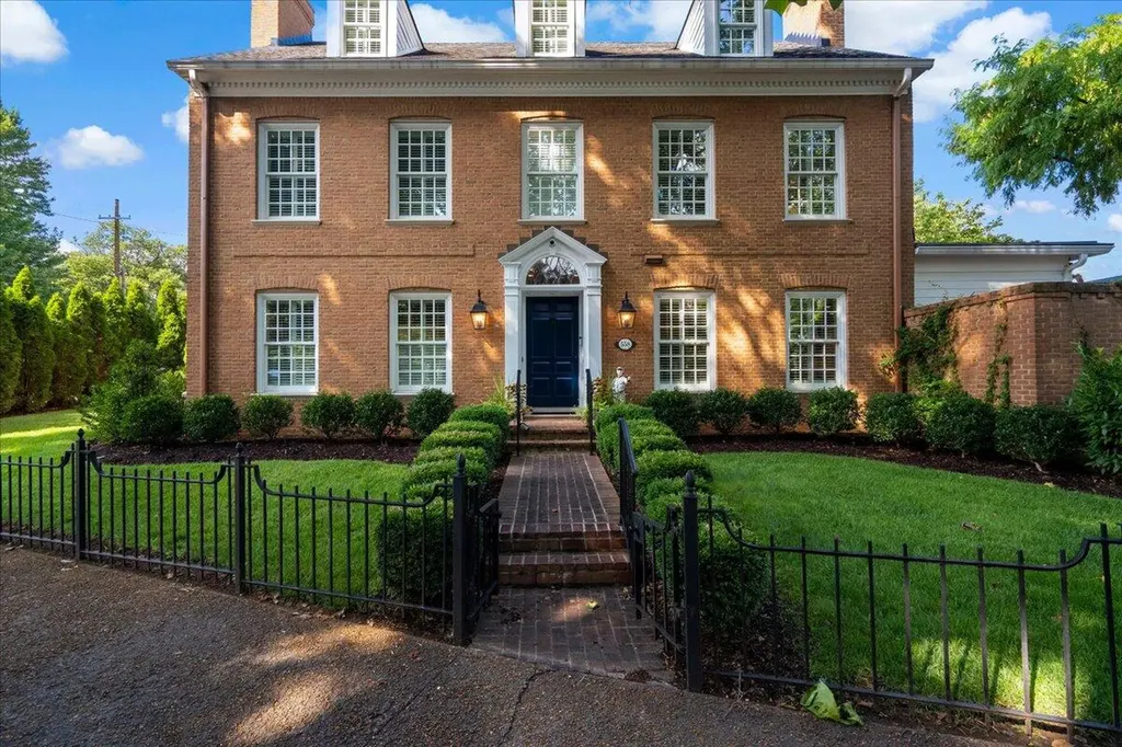 Lexington KY, 558 Central Avenue