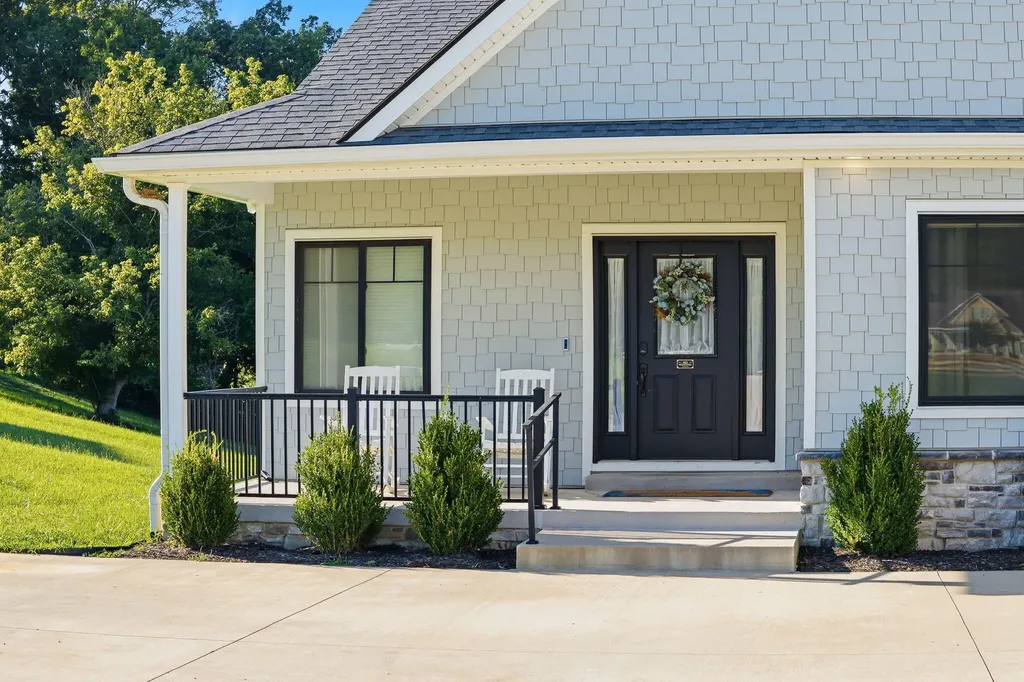 975 Lakeside Drive Lancaster KY 40444