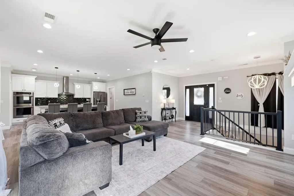 975 Lakeside Drive Lancaster KY 40444