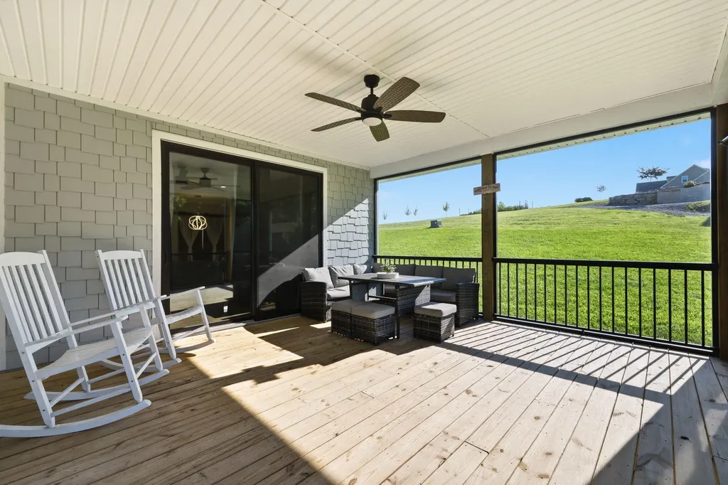 975 Lakeside Drive Lancaster KY 40444