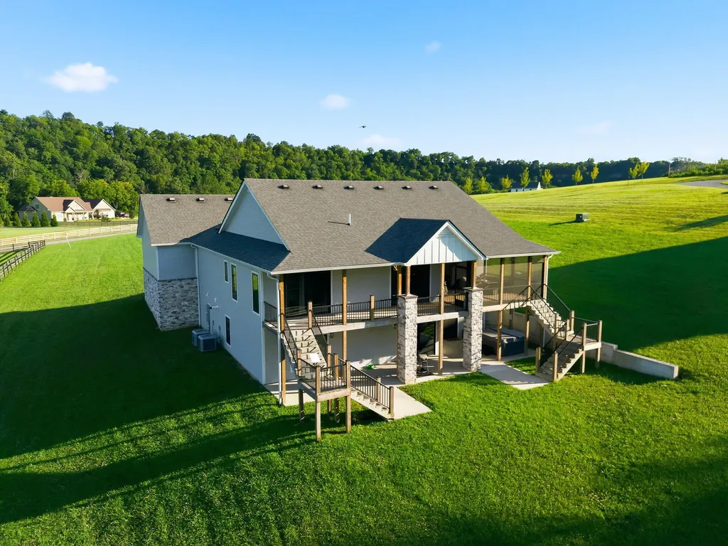 975 Lakeside Drive Lancaster KY 40444