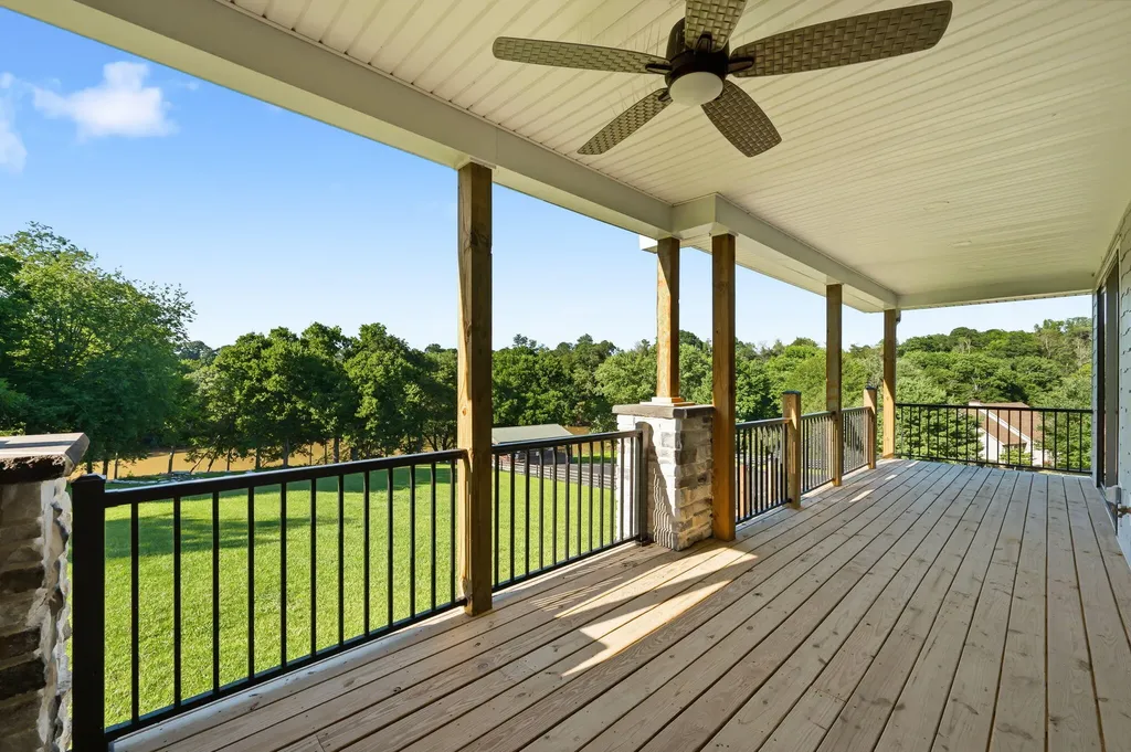 975 Lakeside Drive Lancaster KY 40444