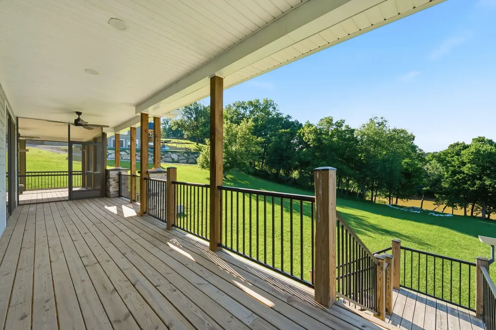 975 Lakeside Drive Lancaster KY 40444