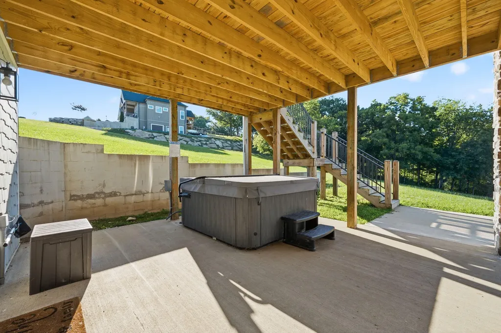 975 Lakeside Drive Lancaster KY 40444