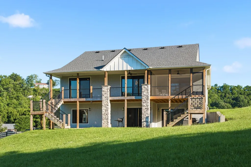 975 Lakeside Drive Lancaster KY 40444