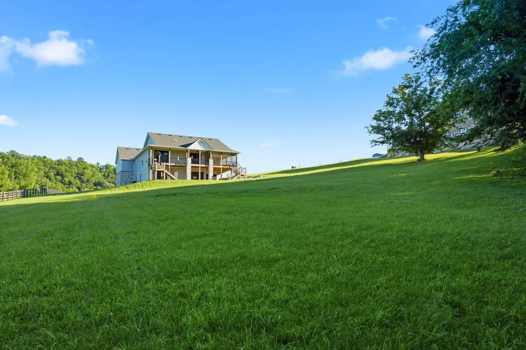 975 Lakeside Drive Lancaster KY 40444