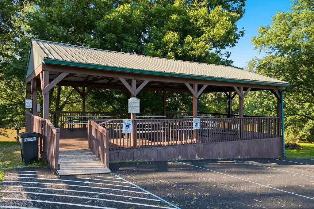 975 Lakeside Drive Lancaster KY 40444