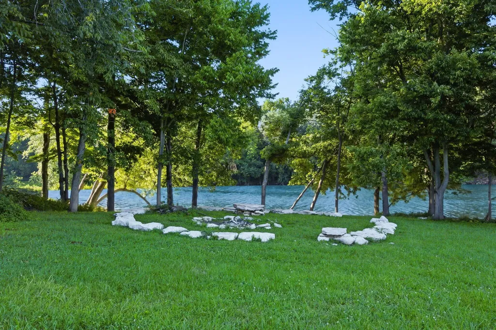 975 Lakeside Drive Lancaster KY 40444