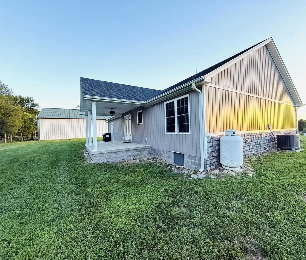 211 Foster Drive Willisburg KY 40078