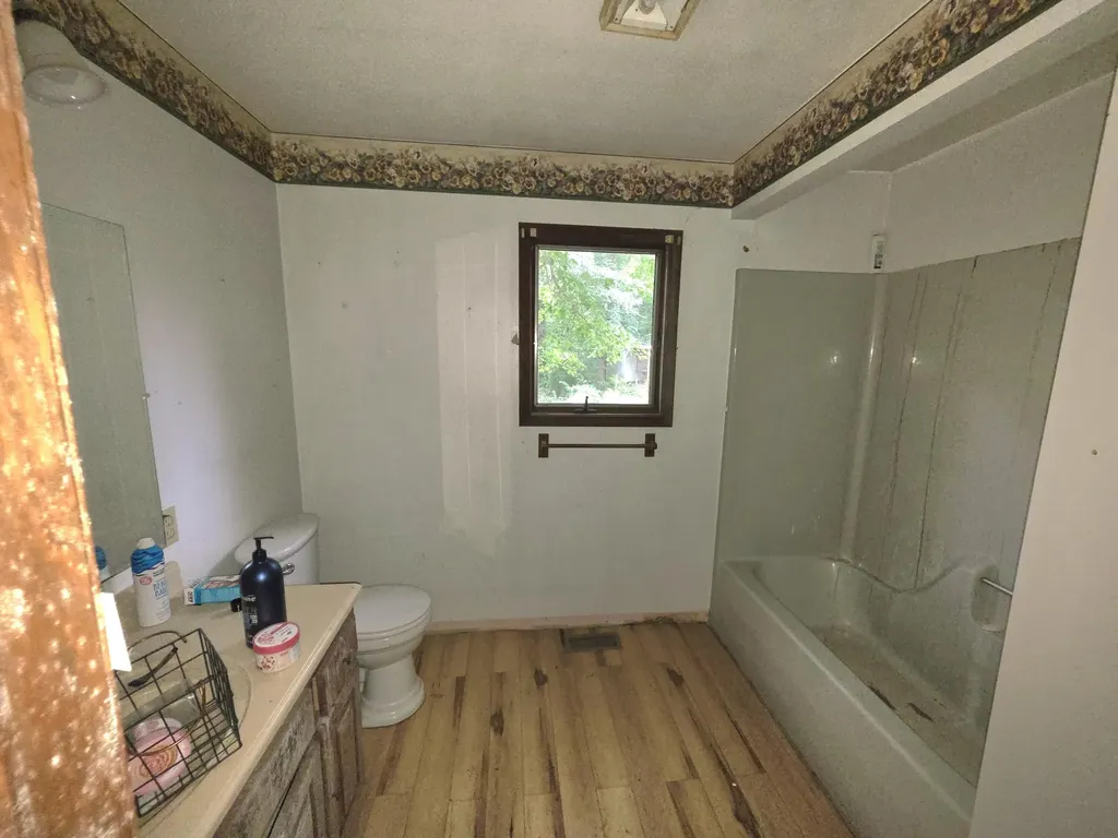 642 Oakley Road Benton KY 42025