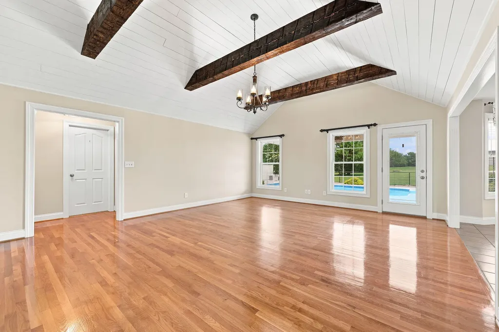 693 Swope Lane Lancaster KY 40444