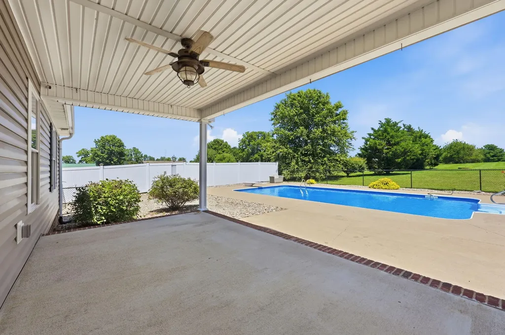 693 Swope Lane Lancaster KY 40444