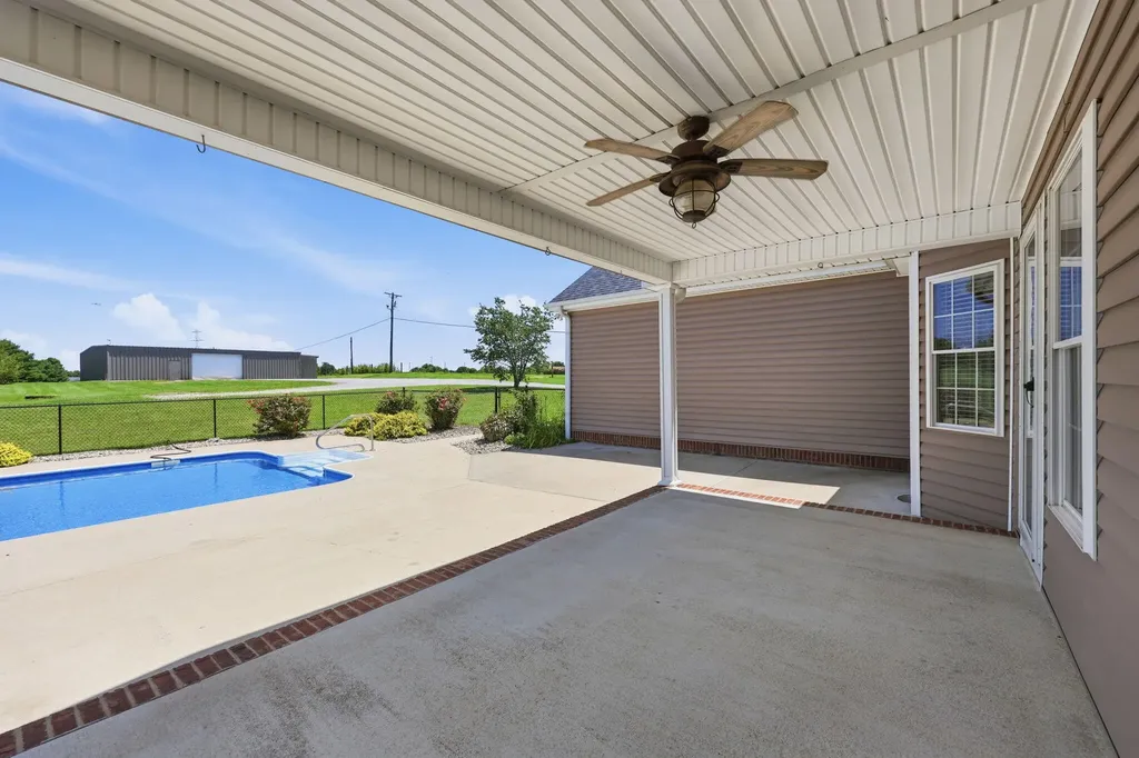 693 Swope Lane Lancaster KY 40444