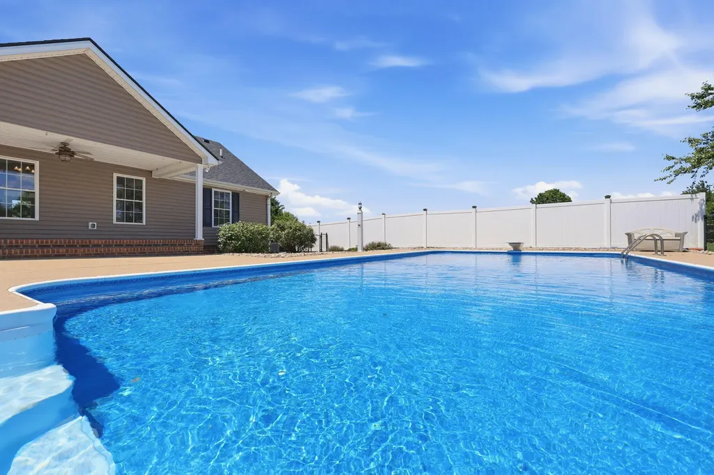 693 Swope Lane Lancaster KY 40444