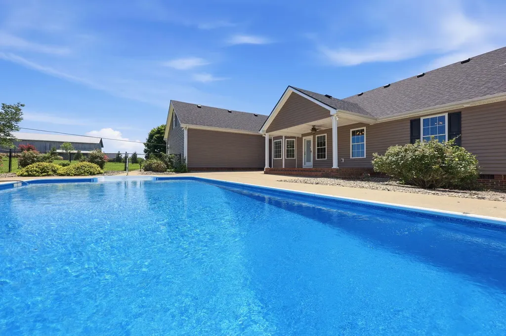 693 Swope Lane Lancaster KY 40444