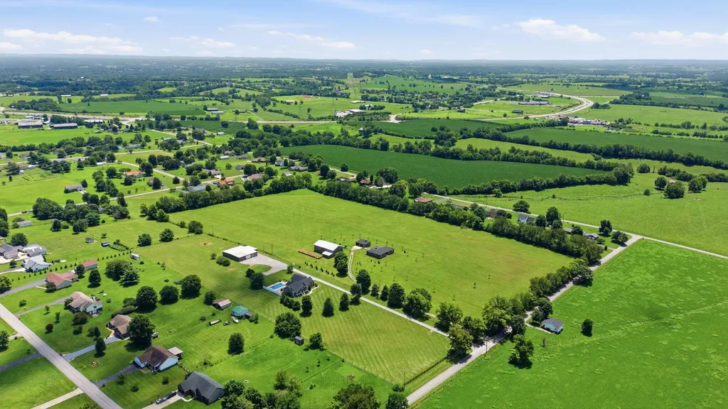 693 Swope Lane Lancaster KY 40444