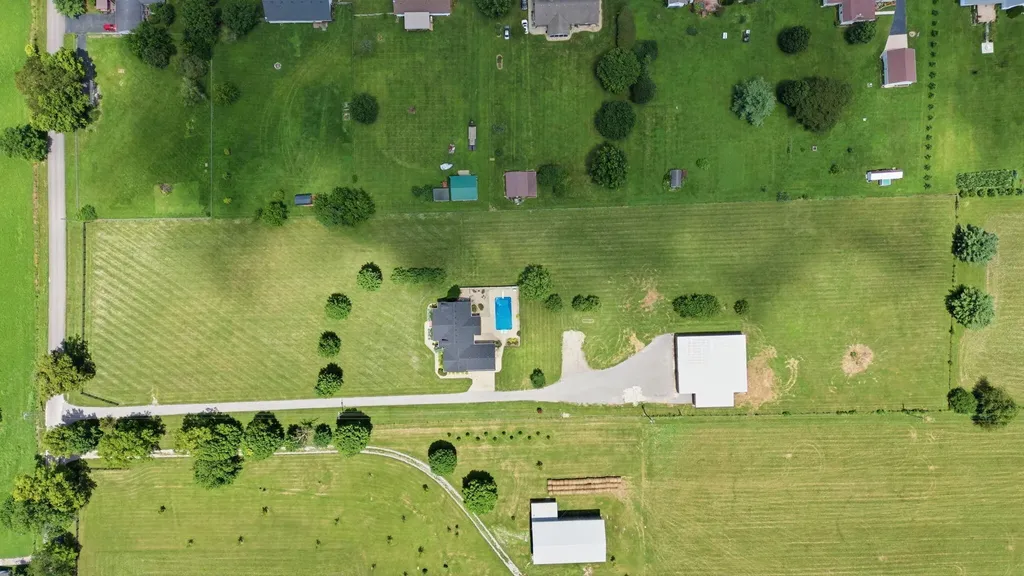 693 Swope Lane Lancaster KY 40444