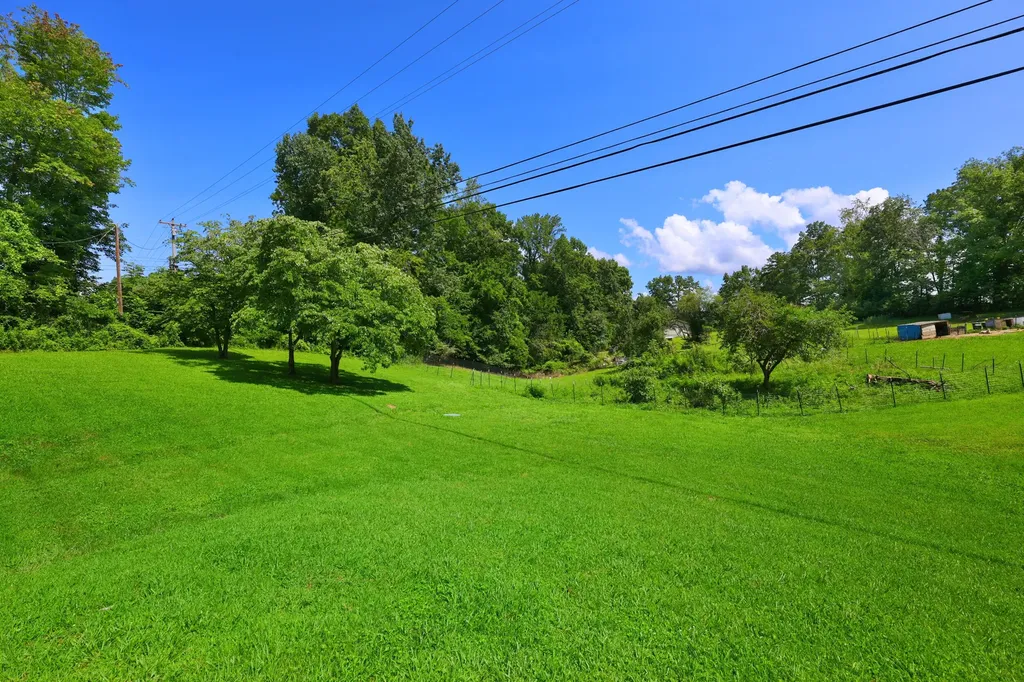 1168 Ky-587 Beattyville KY 41311