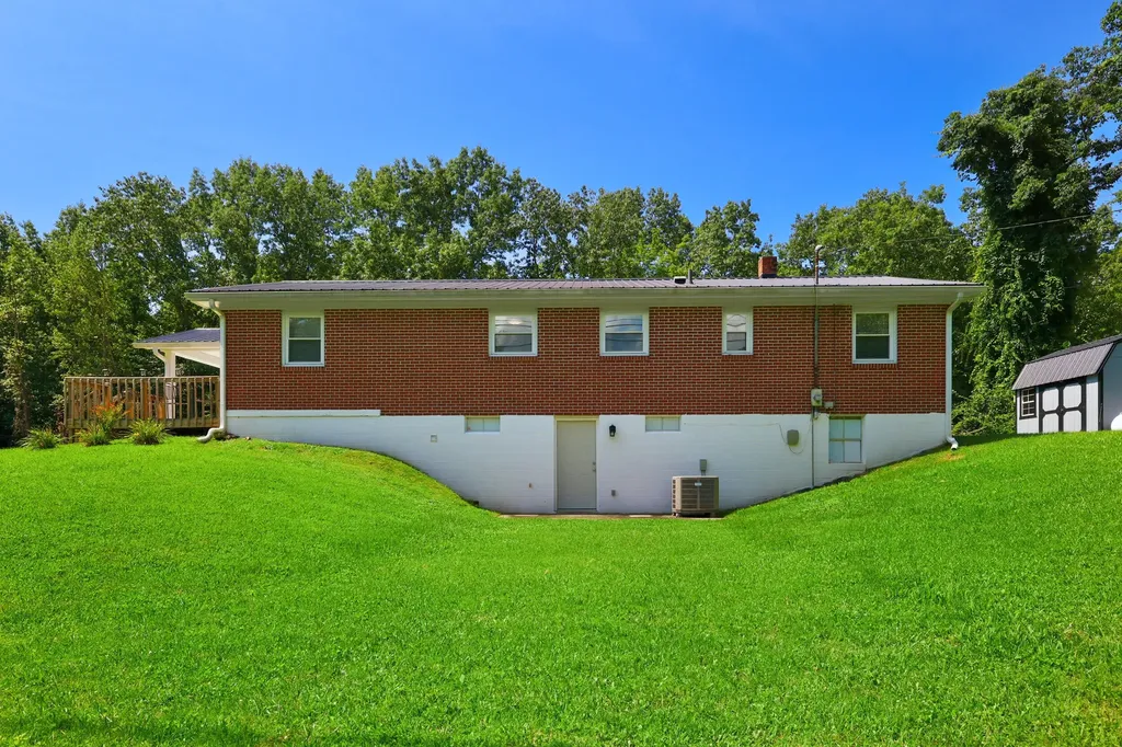 1168 Ky-587 Beattyville KY 41311
