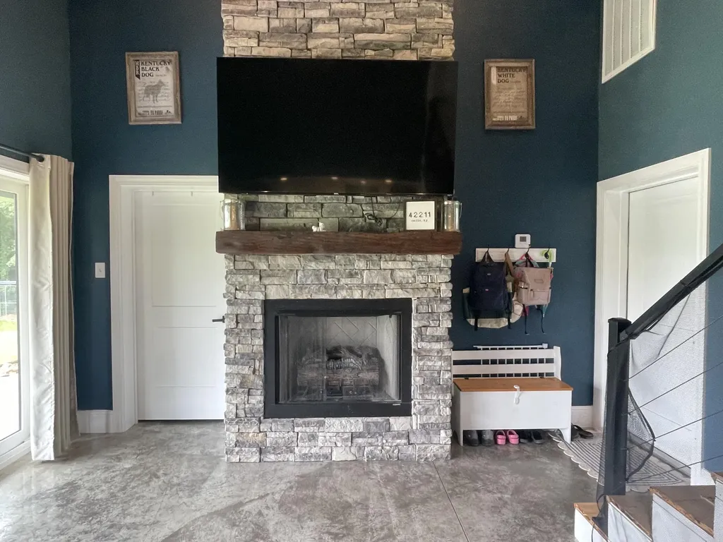 1923 Bush Road Cadiz KY 42211