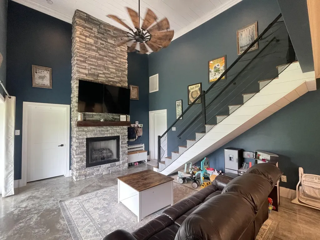1923 Bush Road Cadiz KY 42211