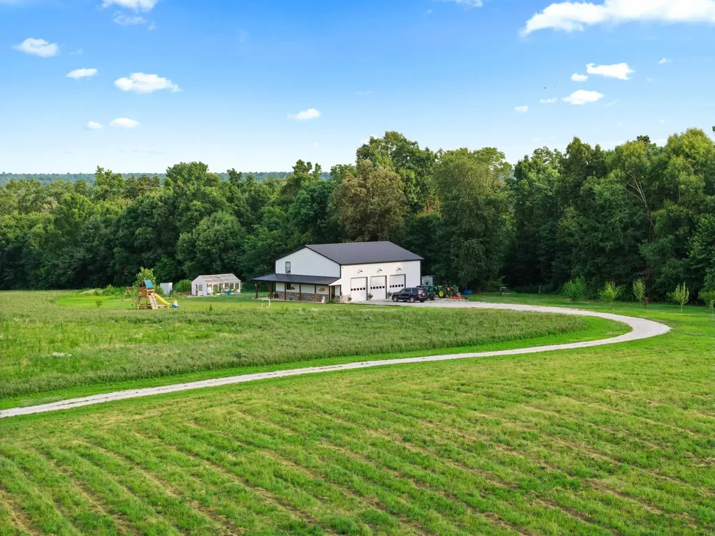 1923 Bush Road Cadiz KY 42211
