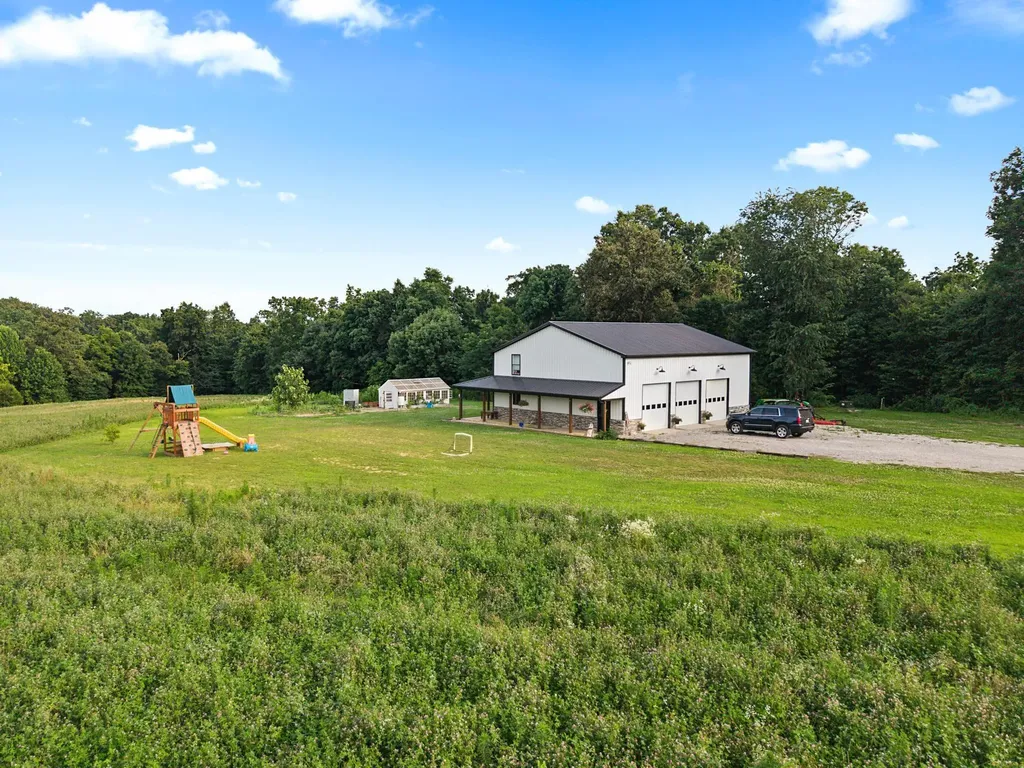 1923 Bush Road Cadiz KY 42211