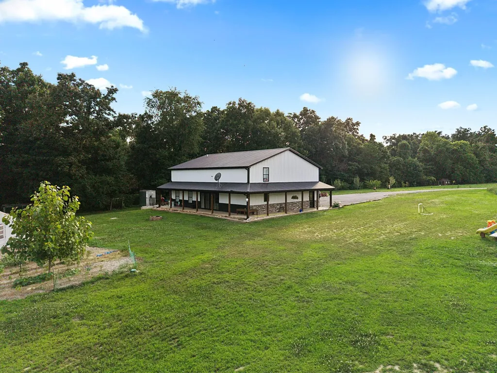 1923 Bush Road Cadiz KY 42211