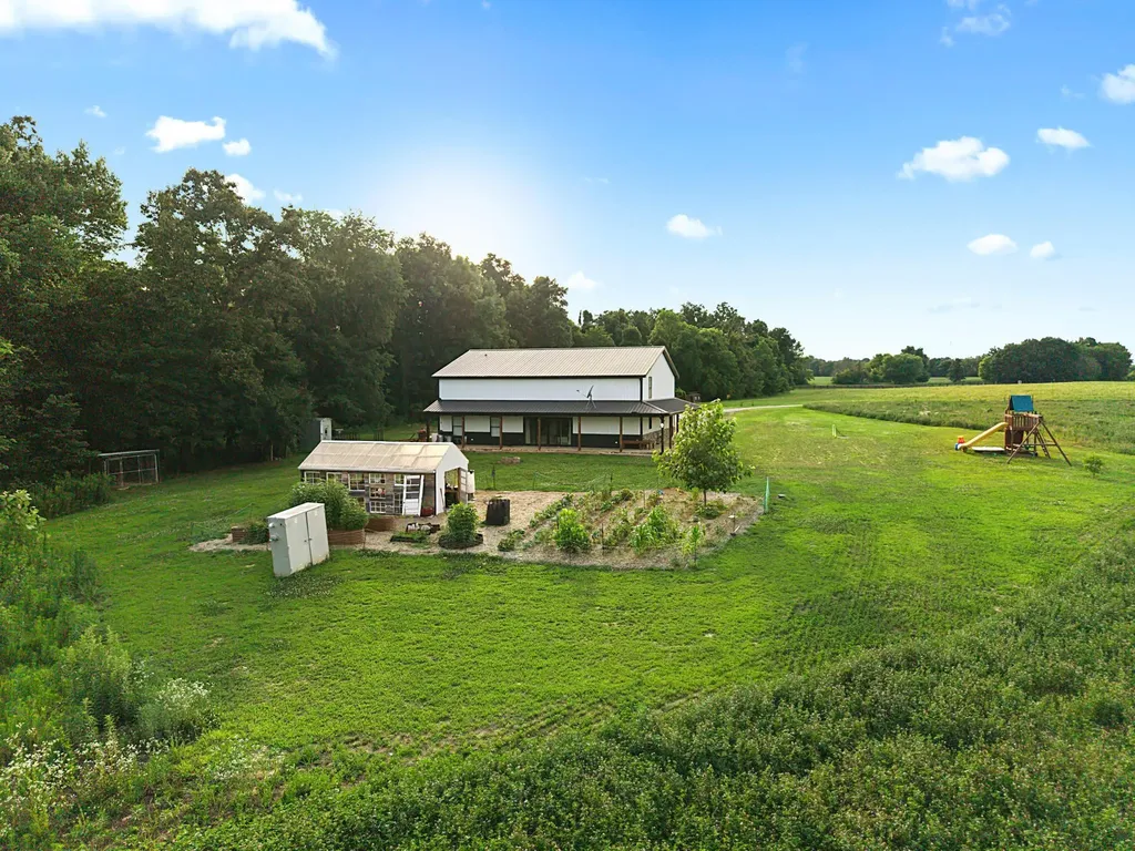 1923 Bush Road Cadiz KY 42211