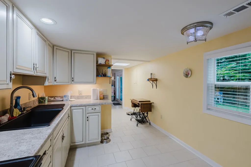 817 Palomino Lane Lexington KY 40503