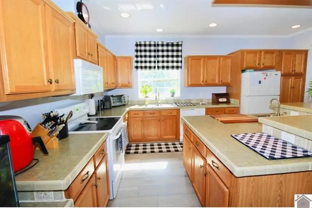 16270 Us Hwy 68 E Hardin KY 42048