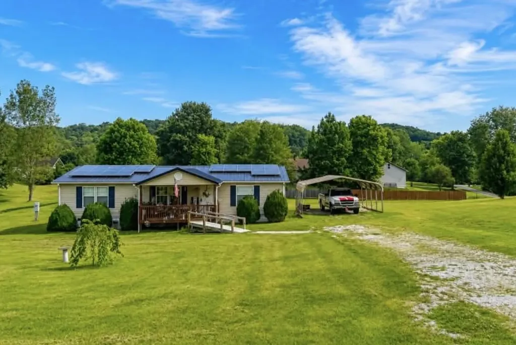 210 Three Oaks Road Irvine KY 40336