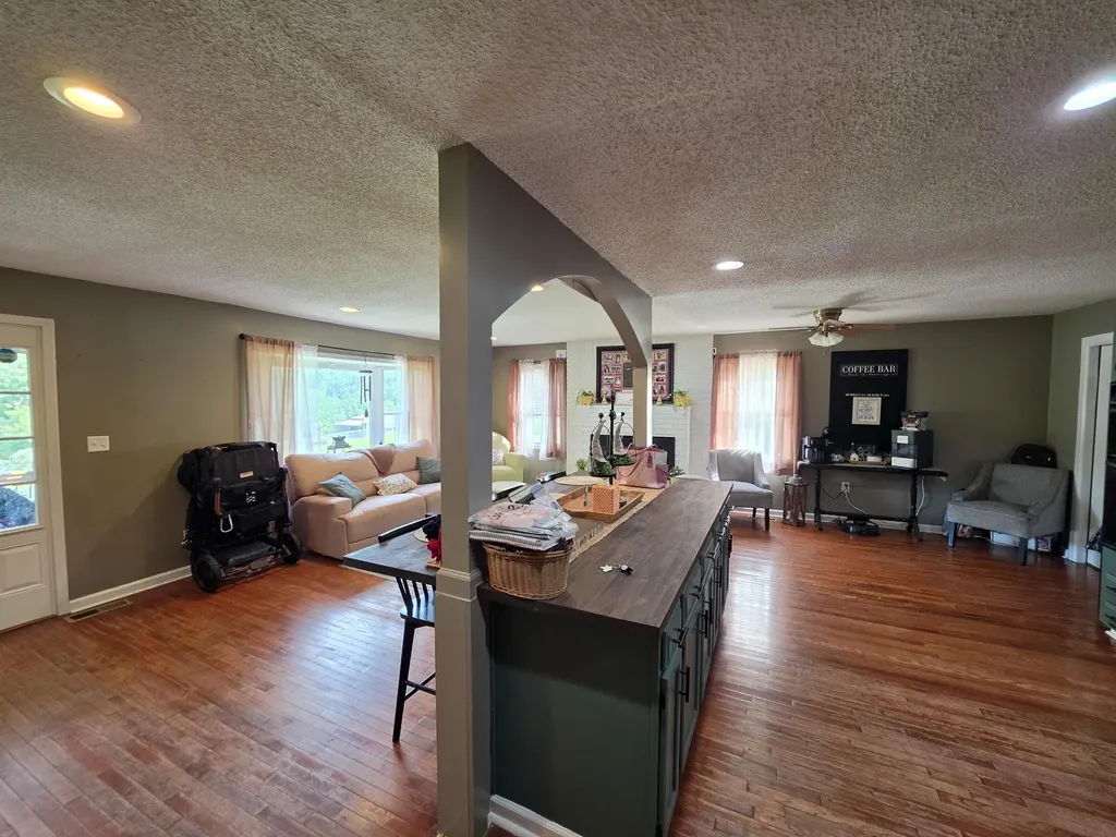 144 Mathel Hill Road Pineville KY 40977