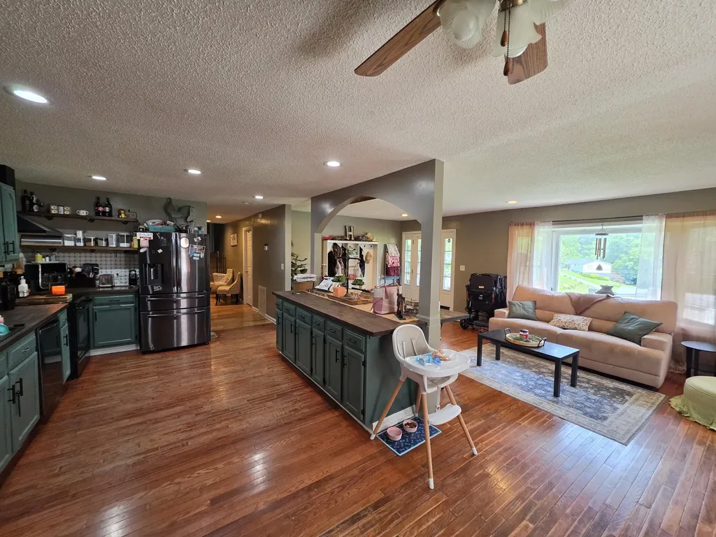 144 Mathel Hill Road Pineville KY 40977