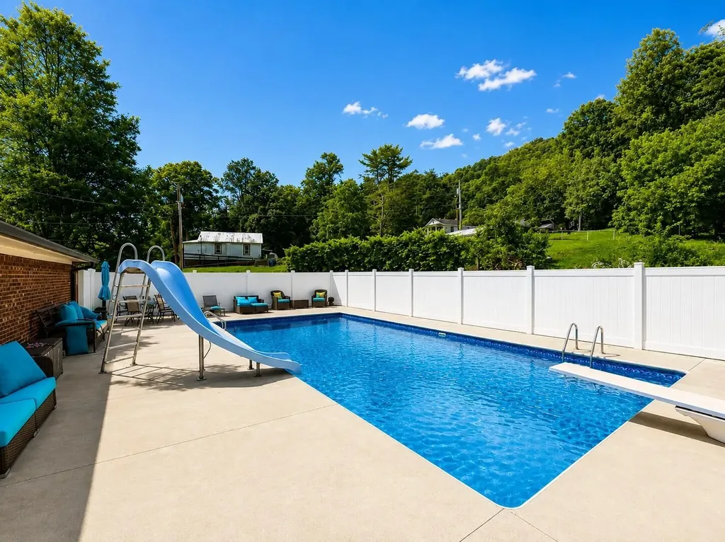 144 Mathel Hill Road Pineville KY 40977