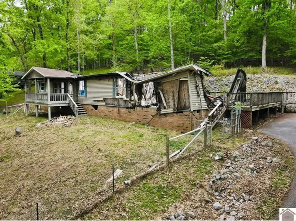40 Oriole Drive Eddyville KY 42038