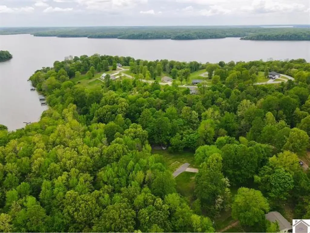 40 Oriole Drive Eddyville KY 42038